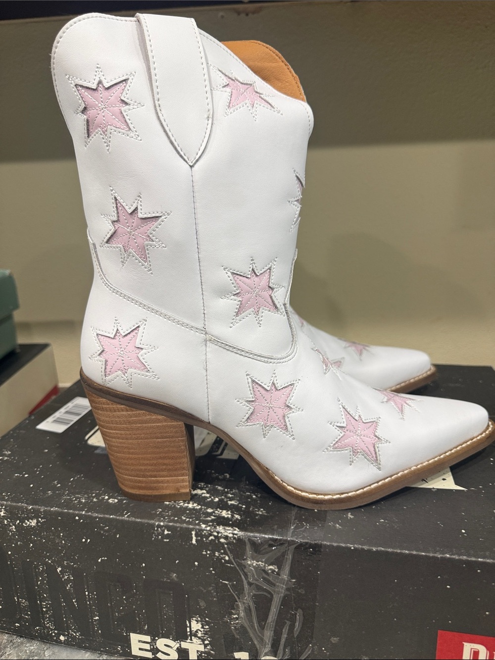 dingo White Western Heeled Boots with Pink Star Accents - Picture 2 of 5